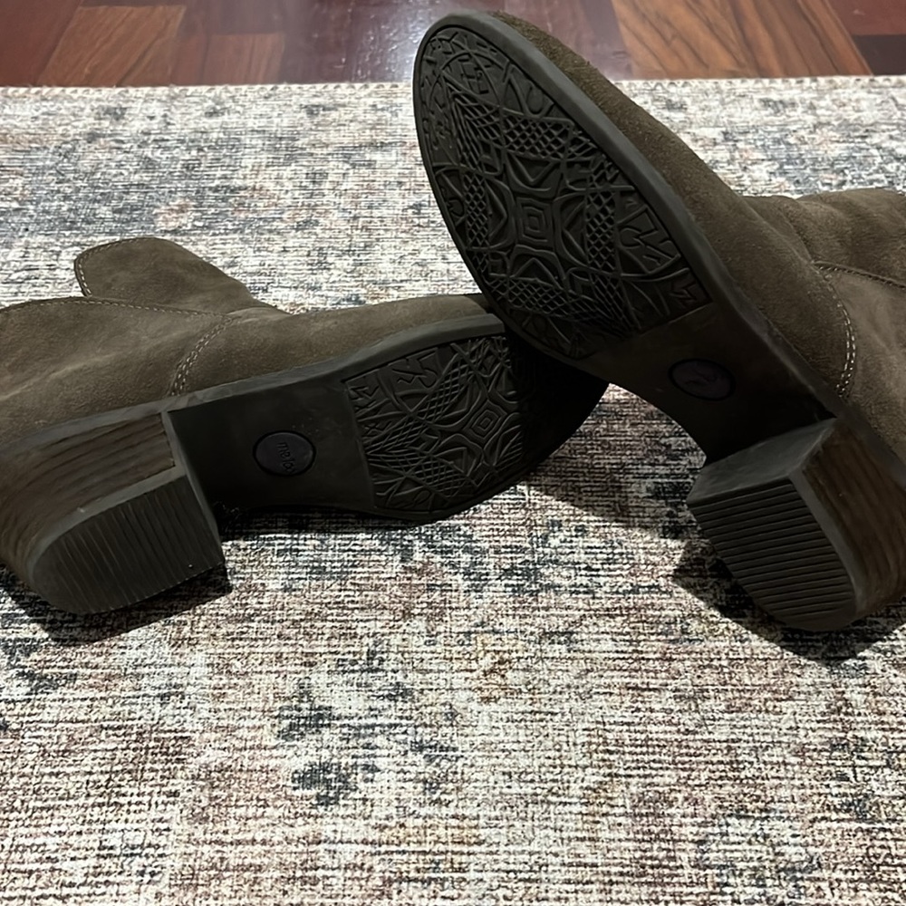Booties - Picture 5 of 6